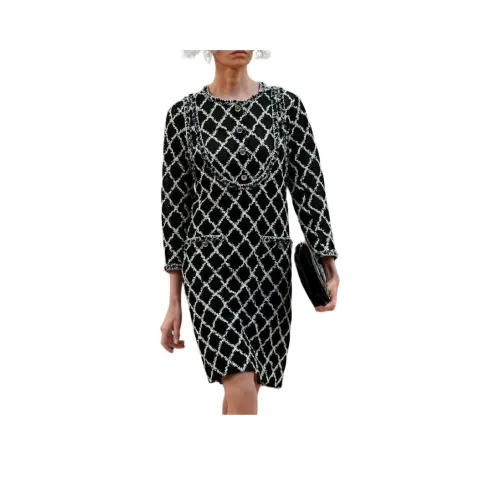 CHANEL 25S Весенне-летняя коллекция Длинное платье с длинными рукавами Женское Черно-белое