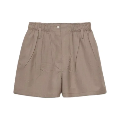 PRADA FW25 Повседневные шорты Женские Песочно-желтые