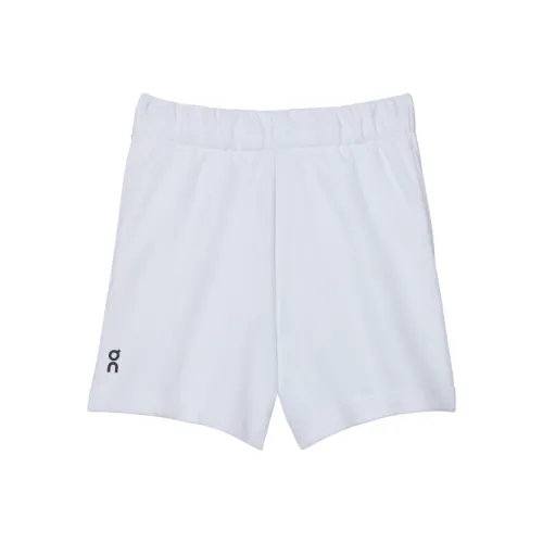 On Клуб Повседневные шорты Женские Белые