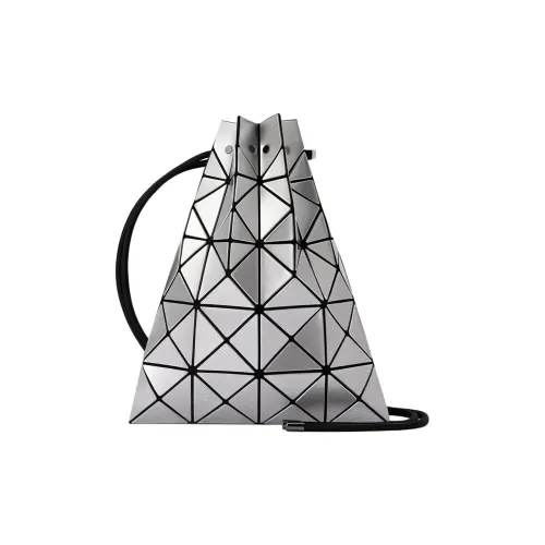 ISSEY MIYAKE Сумки через плечо Женские