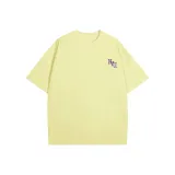 Светло-желтый