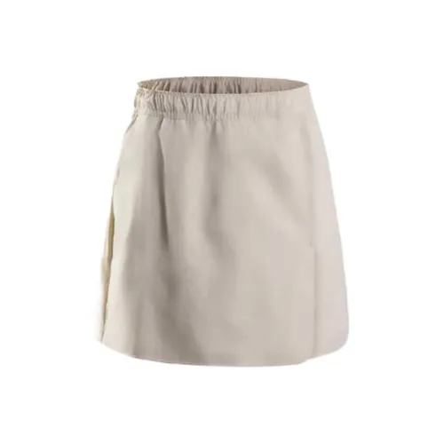 Under Armour SS25 Повседневные шорты Женские