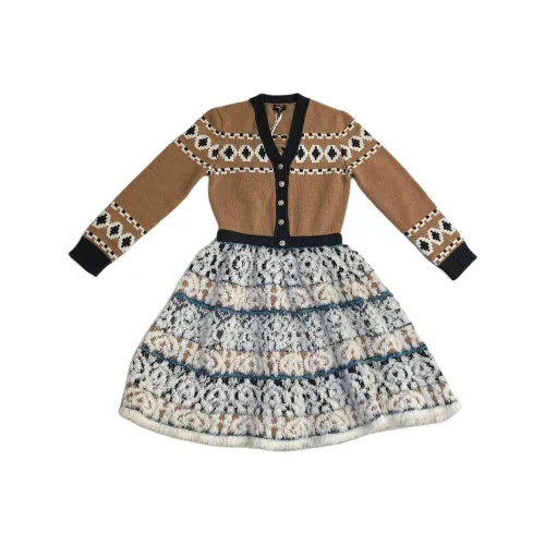 CHANEL Длинное платье с длинными рукавами женское коричневое