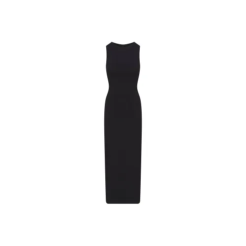 SKIMS SS25 SMOOTH LAYERS Длинное платье с вырезом лодочкой без рукавов женское обсидиан обсидиан