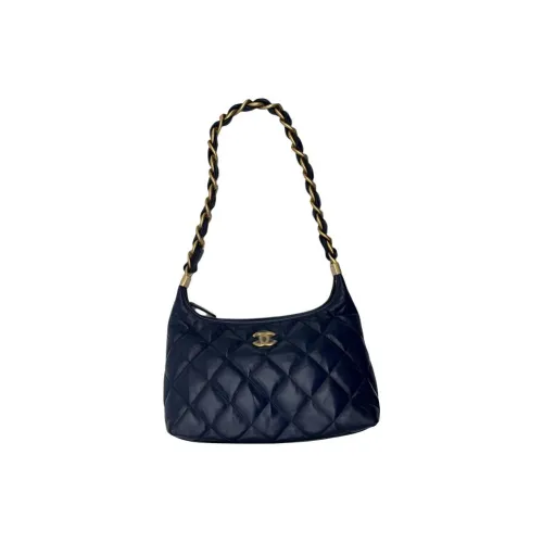 CHANEL Сумки через плечо Женские