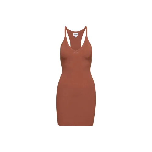 ARITZIA Sunday Best Brooks Платье Slip Платье Женские Epicurean Коричневый Gourmet Коричневый