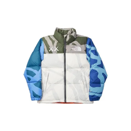 THE NORTH FACE x KAWS Пуховик 1996 Collection Камуфляжный синий Детский