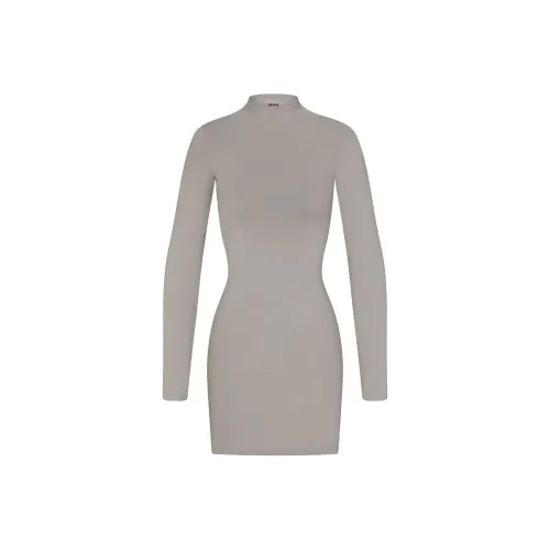 SKIMS Мягкий Сглаживающий Бесшовный Водолазка Мини Платье Длинное Платье с Длинными Рукавами Женское Дым Дымчато-Серый