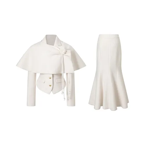 TB IN LOVE Женские комплекты с юбкой