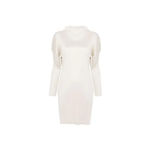 PLEATS PLEASE ISSEY MIYAKE SS24 Длинное платье с длинными рукавами женское бежевый