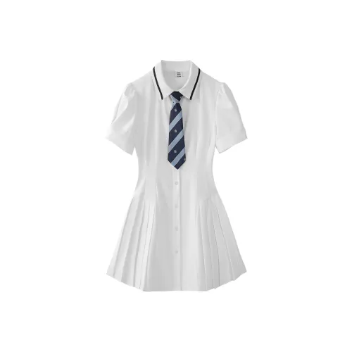 Белая женская униформа