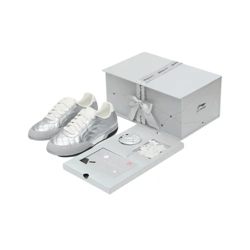 Подкладка Shock Absorbers Слип-резистентная устойчивая к истиранию низкий топ повседневная обувь унисекс серебряный