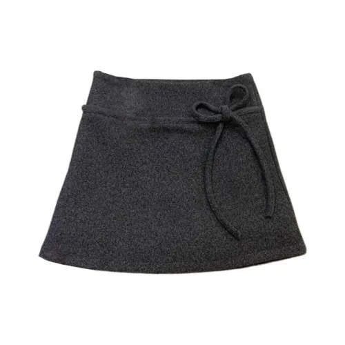 ONE PASS STUDIO Повседневная короткая юбка женская серого цвета