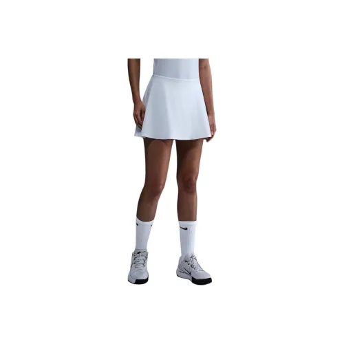 nike Повседневные короткие юбки Женские Белые