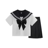 Черный воротник-стойка рубашка с короткими рукавами + черная длинная юбка + черный бант.