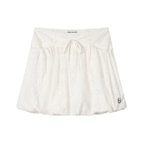 Teenie Weenie Повседневные короткие юбки Женские Белые