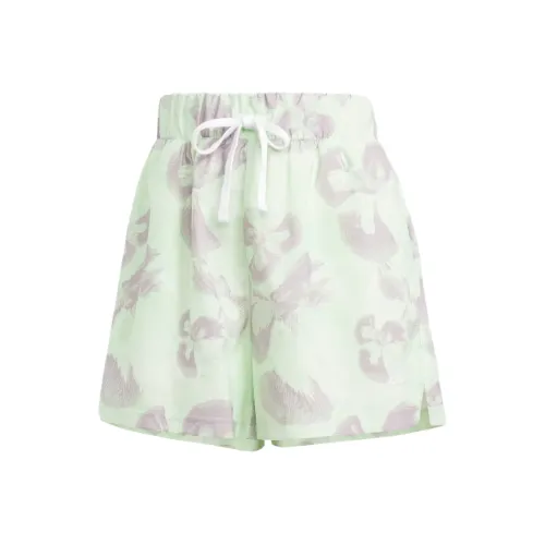 Adidas Повседневные шорты Женские Айвори Полу-зеленый Spark Подержанный Fig