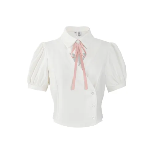 Белая женская униформа