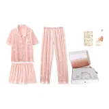 Розовая коробка