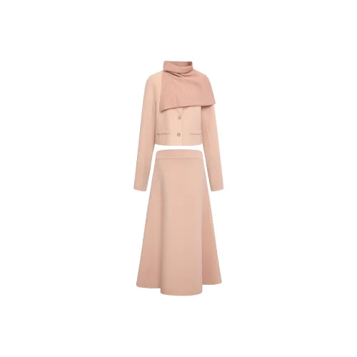 Anmani Комплект с юбкой Женские Телесно-розовый