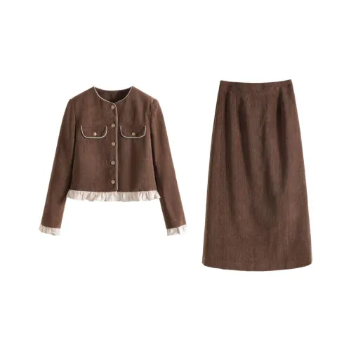 Женские комплекты с юбкой