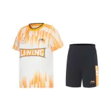 Набор (Футболка апельсинового цвета + черные шорты)