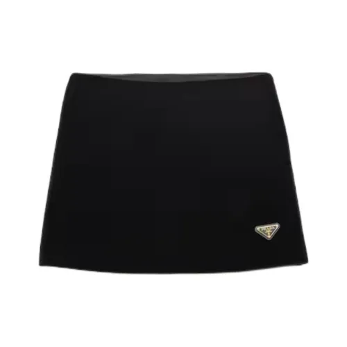 PRADA Повседневные короткие юбки Женские Черный