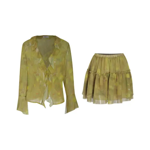 Little Pull Комплект с юбкой Женские Цвет на изображении