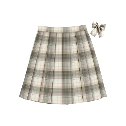 Светло-зеленая женская униформа