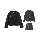 Розовый бизнес-костюм + серый топ с утяжкой на талии с длинными рукавами + темно-ночная юбка + галстук