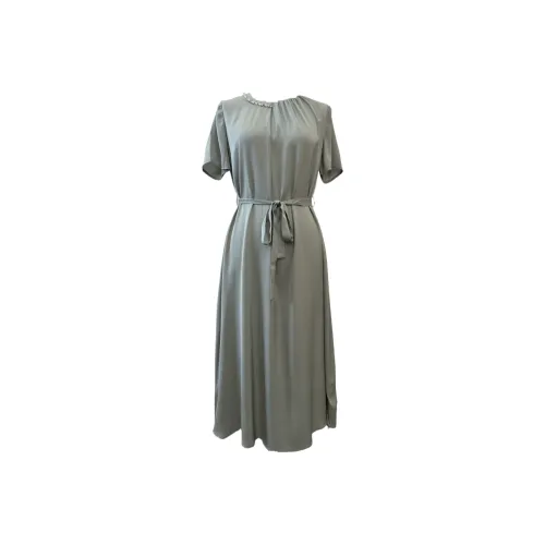 Лето будет проведено после ужина. Без рукавов платье женское