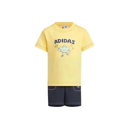 Adidas Набор Ярко-желтая футболка + Легендарно-чернильно-синие шорты Kids Повседневная спортивная одежда