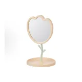 Желтый тюльпан, макияж, зеркальце