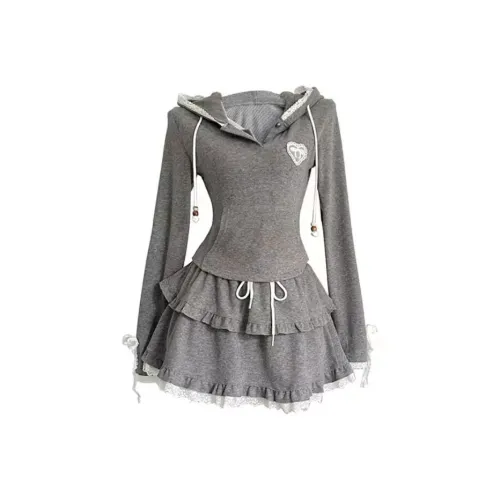Lookinto Комплект с юбкой Женские Серый
