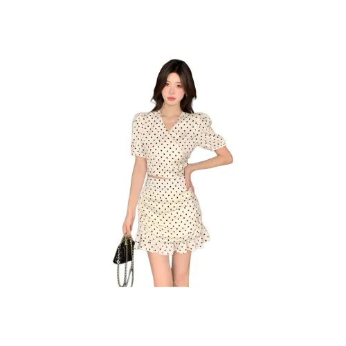 XIAOJUCHUANLI Комплект с юбкой Женская Белая