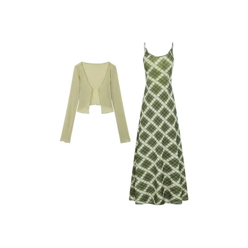 PAVEA Женские Комплекты с юбкой