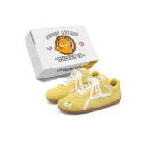 Желтое яблоко