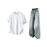 Белый топ + синие штаны