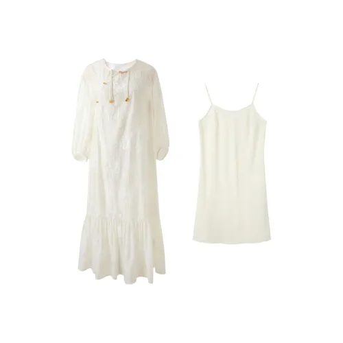 3COLOUR Экрю Женские Комплекты с юбкой