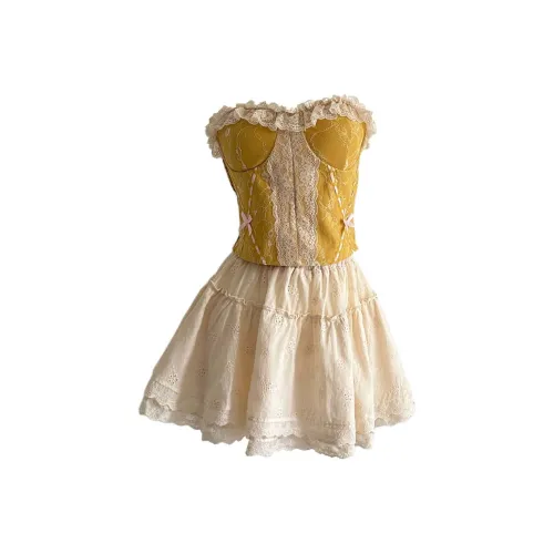 TURN UP Комплект с юбкой Женские Желтый