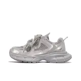 Серебристый