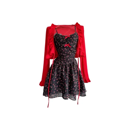 TURN UP Женские комплекты с юбкой