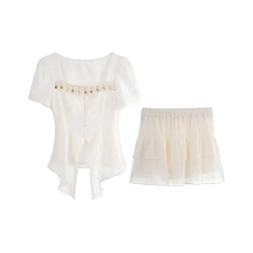 PLANE DRIFT Комплект с юбкой Женские Абрикос