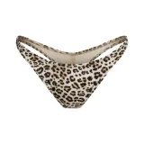 Шампанское с леопардовым принтом