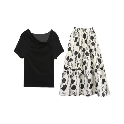 A paradise for awakening Комплект с юбкой Женская Черная