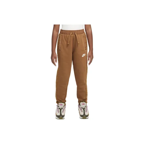 Подростки Nike Club Вязаные Тренировочные Брюки Club Вязаные Тренировочные Брюки Светлый Британский Коричневый Светлый Британский Коричневый Подростки