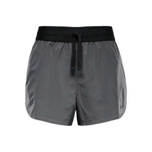 nike Спортивные шорты Женские Серый