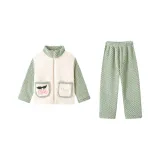 Зелёный, вишня, кошка