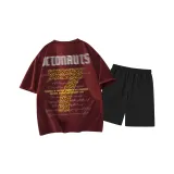 Бордовый топ, черные штаны