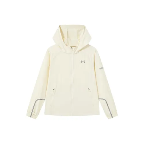 Under Armour Туристическая одежда RUNNING Collection Светло-серый Белый